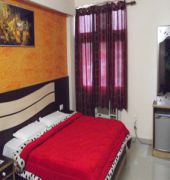 Hotel Suvidha Deluxe Haridwār Esterno foto